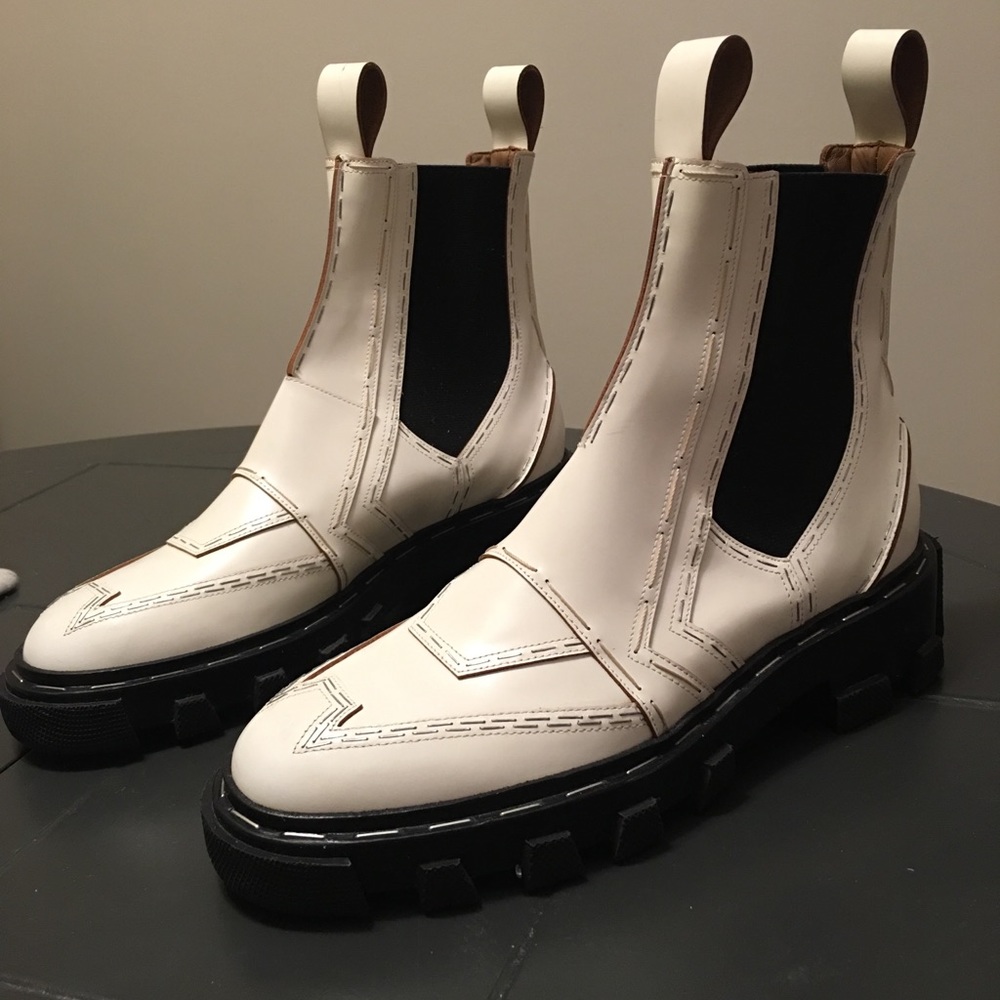 Authentic white Balenciaga Chelsea boots 38